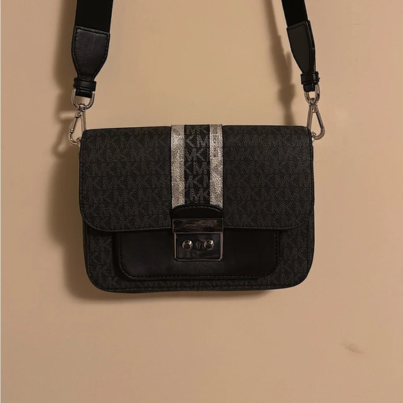 MK SHOULDER / CROSS BODY BAG - Picture 1 of 5